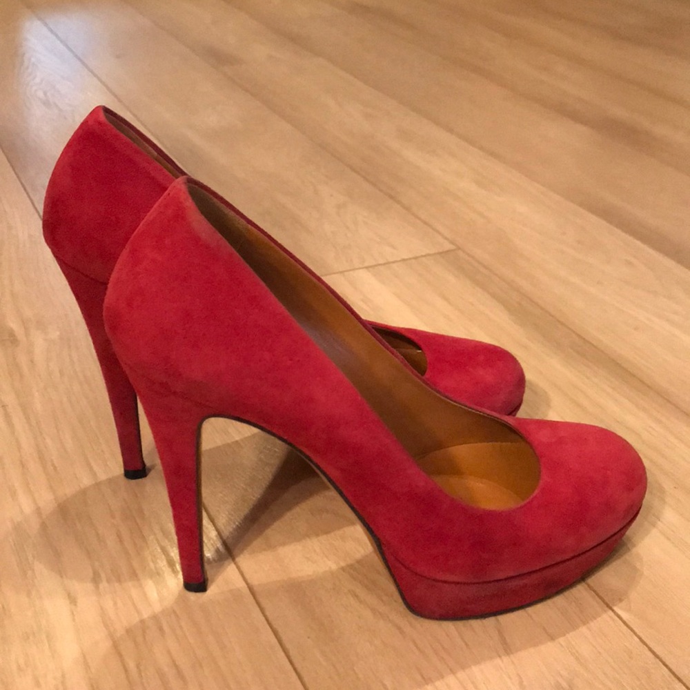 Gucci all leather pump